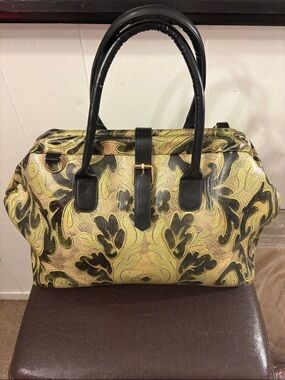 Unique Green Doctor Style Bag w/Strap ❤️